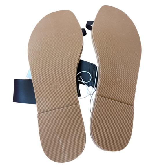 NWT Universal Thread Juno Toe Ring Flat Sandal, Size 11 - Picture 5 of 5